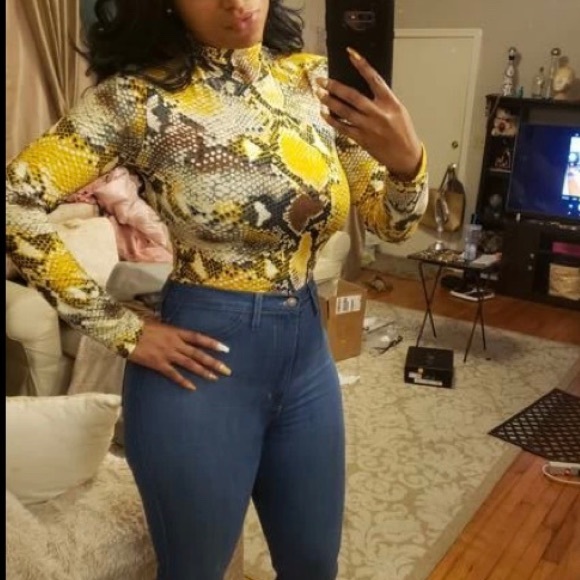 High Neck Snakeskin Print Fitted Top - Picture 7 of 7